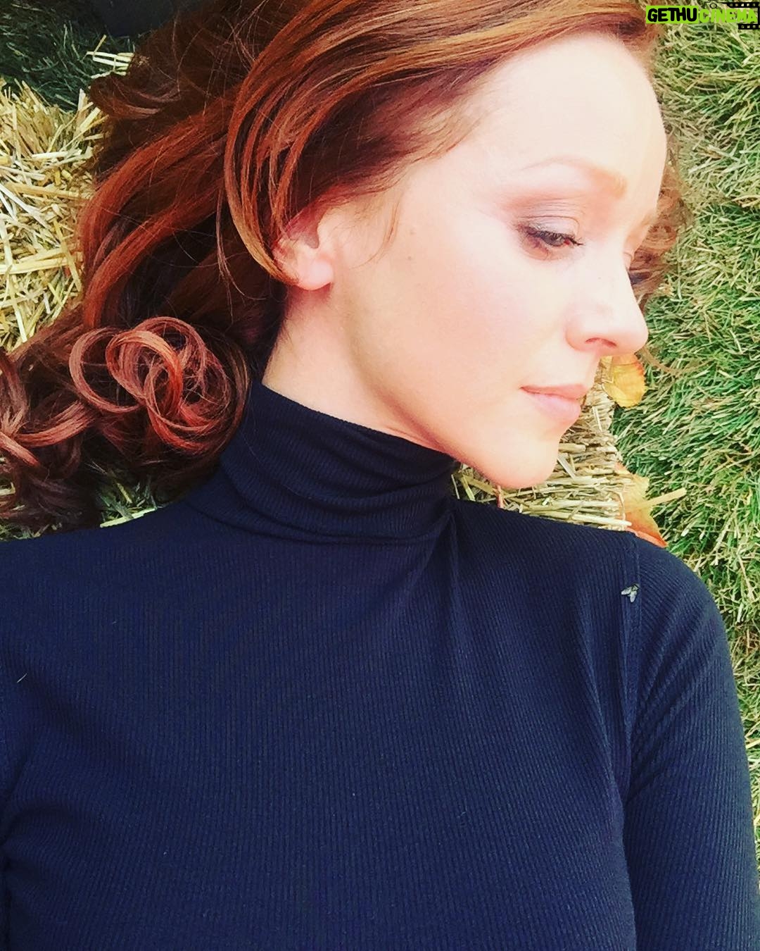 Lindy Booth - 5.1K Likes - there’s a fly on my shoulder. (my attempt at a dramatic profile shot)