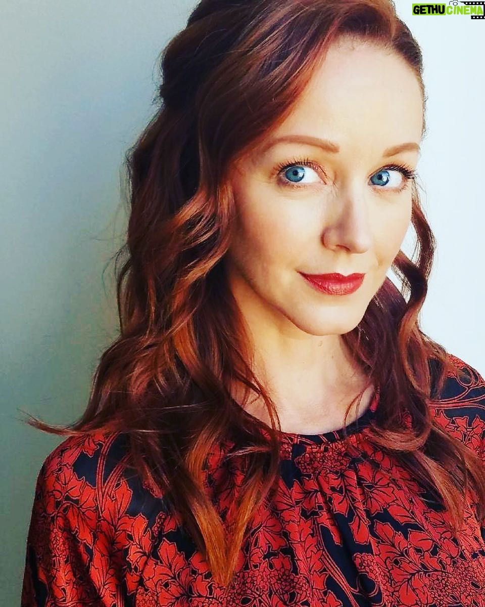 Lindy Booth - 6.2K Likes - ready for fall! on my way to shoot @homeandfamilytv for @hallmarkchannel talking #UnderTheAutumnMoon thanks to my hilarious and talented glam... hair by @emilyzempel make up by @bowmanmakeup