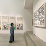 Lingling Instagram - . 『Keith Haring: Into 2025誰がそれをのぞむのか』 明日から始まる中村キース・ヘリング美術館の展示に行ってきました。 今までは自由とか希望とか平和を願うキース・ヘリングの優しい人柄を作品から感じて見ていたのですが、今回の展示はとても現実味を帯びていてまるで写真の一コマのような、描かれてる人が実際に揺れ動いて見えるような、緊迫感や動揺、暗さを感じました。 今回の展示は私にとってキース・ヘリングの知らない一面でしたが、彼の行動力や世界の子供達と描いた作品からは人間という生命力を感じて、今を生きる自分を実感し、またゆっくりみに行きたいと思う展示でした。 中村キース・ヘリング美術館関係者様、優しさの滲み出るスタッフ(本当に素敵な人達でした)の方々、最高な山田さんありがとうございました。