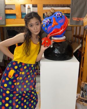 Lingling Instagram - Have a nice day./2022.8.2

普段誰かとの別れ際にする握手をテーマに愛と感謝を込めて初めての立体作品を作りました。
本日より美醜秘宝館にて展示中です。是非ご覧ください。