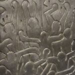 Lingling Instagram - . 『Keith Haring: Into 2025誰がそれをのぞむのか』 明日から始まる中村キース・ヘリング美術館の展示に行ってきました。 今までは自由とか希望とか平和を願うキース・ヘリングの優しい人柄を作品から感じて見ていたのですが、今回の展示はとても現実味を帯びていてまるで写真の一コマのような、描かれてる人が実際に揺れ動いて見えるような、緊迫感や動揺、暗さを感じました。 今回の展示は私にとってキース・ヘリングの知らない一面でしたが、彼の行動力や世界の子供達と描いた作品からは人間という生命力を感じて、今を生きる自分を実感し、またゆっくりみに行きたいと思う展示でした。 中村キース・ヘリング美術館関係者様、優しさの滲み出るスタッフ(本当に素敵な人達でした)の方々、最高な山田さんありがとうございました。