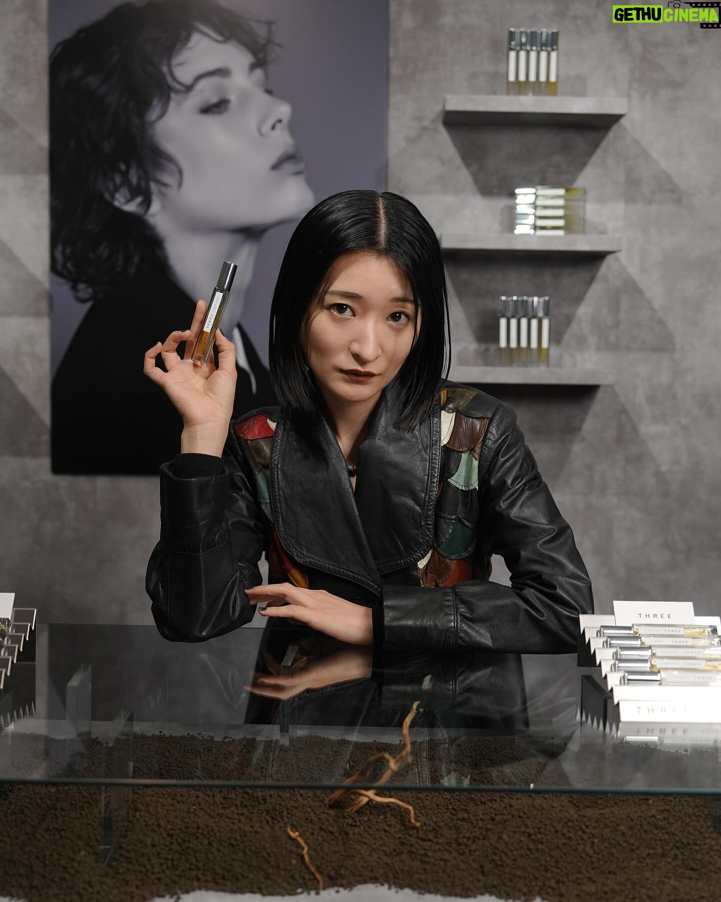 Lingling - 9.8K Likes - 🌱(🫘 🏵️ 🪵 🫐 🪨)=THREE
#エッセンシャルセンツ #フレグランス #PR