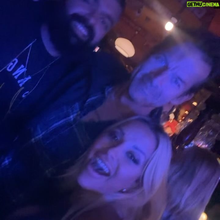Linni Meister Instagram - I kveld 21:30 kan du se Kamikaze på @tvnorge ❤️ Jeg var på lag med beste @magnusdevold 😎🫶🏼 Gruer meg til å gjenoppleve noe av det flaueste, men også morsomste jeg har gjort🫣😅 Bla til side for å se noen hyggelige bilder og videosnutter fra premieren til Kamikaze😁🫶🏼🥂