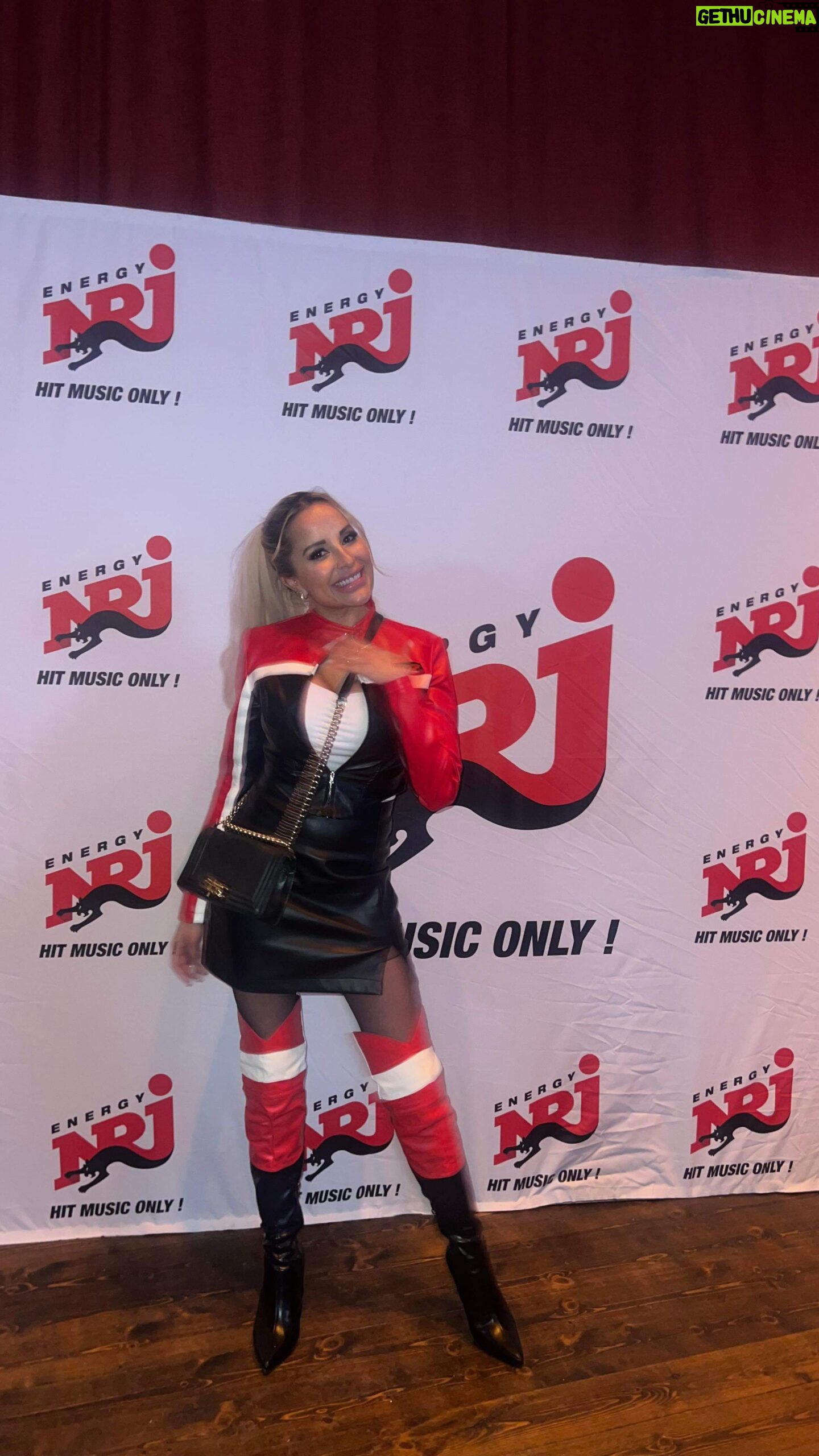 Linni Meister Instagram - π€πβ€οΈβπ₯Takk for meg @nrjnorge π #nrjawards