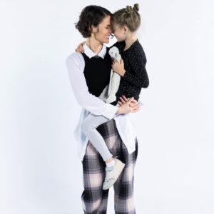 Linsey Godfrey Instagram - I’m so grateful to @lifestylemagtv for having me on to discuss mental health issues and my goal to destigmatize mental health issues and change the conversation around it and how we view sufferers. 
Truthfully, to be completely transparent, I feel like I’m still figuring out how to talk about about this subject. I honestly do get so nervous talking to other people in general. I truly do suffer from sever anxiety/social anxiety and if you watch the interview you’ll see me wringing my hands throughout it which is always a tell for me when I’m anxious. I’m still learning when it comes to navigate these things.

I feel like I want to give a big thank you to @selenagomez since I mention her in the interview, for sharing her diagnosis. It was her bravery that gave me the courage to speak about mine. I’m endlessly grateful to everyone in the public eye who comes forward with their mental health issues. It helps so much knowing you’re not alone and seeing people who suffer with these things go on to be successful people and who are still navigate their disorders while maintaining that level of success. Professionally and personally. 

If anyone reading this and is relieved to know they aren’t alone then I’ve done my job. If you are suffering silently right now I want you know, you’re not alone. I’m here.

I usually don’t share photos of my daughter so I can keep her privacy but these photos of her and ones with my manager/sister/mama  Selena ( @soulla8 ) were too good not to share. I’ really enjoy public speaking and I truly hope I get to do more of it to share my experiences.

If you or anyone you love are struggling please reach out for help. 

Please head over to @lifestylemagtv to watch the full interview or click the link in my story.

Thank you 💚
Lins

Repost from @lifestylemagtv
•
'Days of Our Lives' Linsey Godfrey talks about mental Illness... THIS WEEK on Lifestyle Magazine.

#linseygodfrey #daysofourlives #mentalhealth #bipolar #borderpolar #borderlinepersonalitydisorder
