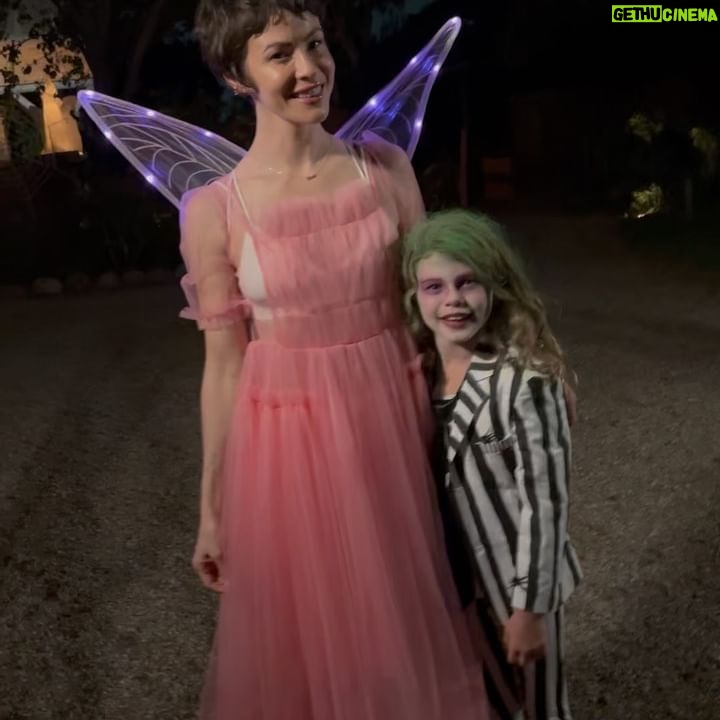 Linsey Godfrey - 2.4K Likes - This is Halloween 🎃 👻👹🧚🏻💀
Featuring the little bird