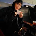 Lip J Instagram - 문화생활모음zip 나 몰랐어 내 맘이 이리 다채로운zi 1. 서울의 봄 관람 후 스트레스 조절에 실패. 하지만 한국영화의 대단함을 다시 느끼고 2. 홀로 120분을 채우시는 은미쌤의 공연에 경이로움을 느끼고 3. 예슬씨의 오른손과 왼손의 자아를 보며 나의 강박과 여러자아를 생각하게된 Ps. 문화생활은 잦을수록 조쿠나