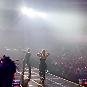 Lip J Instagram - BTS #SWF2onthestage 
심장이 뜨겁다가 쫄깃하다가 터질것 같다가 
나가서 시연이 눈 보는 순간 따뜻해졌다. 
참 춤이라는게 그렇다. Thank you sista @waackxx_xy
.
SWF2 서울콘서트 초대해주셔서 정말 감사합니다.

📍해당 콘서트의 영상은 추후에 티빙에서 시청하실 수 있다고해요🤓