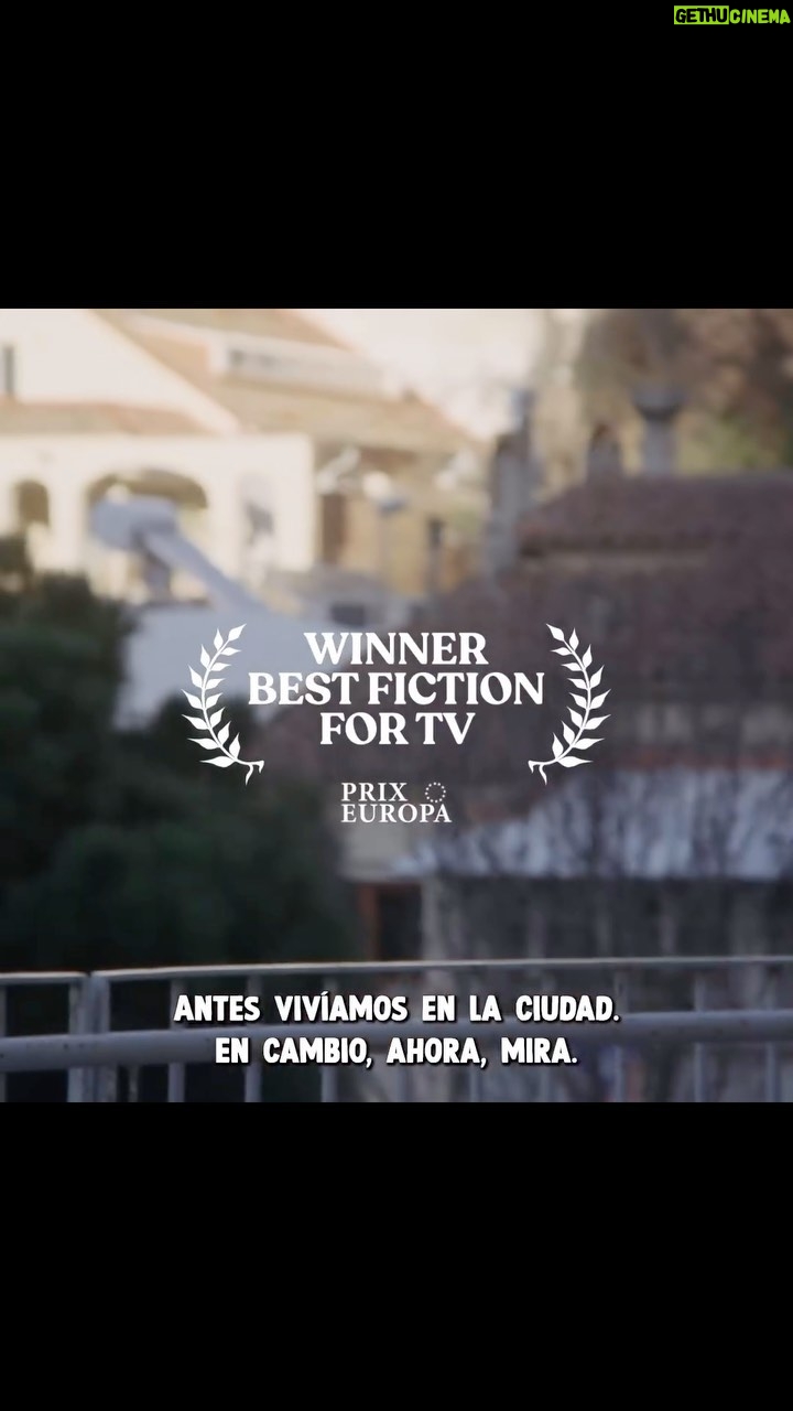 Lis Moreno Instagram - AIXÒ NO ÉS SUÈCIA ya tiene fecha de estreno! 🥹 El Lunes 27 de Noviembre se estrena el primer episodio en @som3cat y el Martes 28 toda la temporada en @rtveplay !! Que alegria formar parte de este proyecto tan espectacular con un E QUI PA ZO 🔥