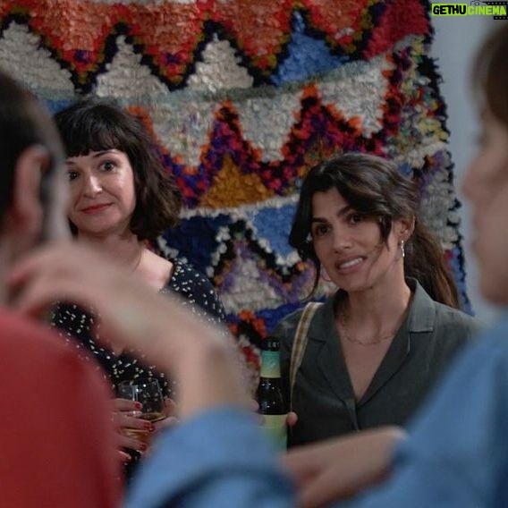 Lis Moreno Instagram - Que decís ROOOO?? 😂 Que bien Que la pasamos rodando esta serie por favorrrr! Todos los episodios de AIXÒ NO ÉS SUÈCIA ya están disponibles en @rtveplay 🔥 Acá les comparto unas imágenes del primer episodio junto a @vergedelamoreneta @nausicaabo @ainaclotet y @marcelborras 🫶🏼 Gracias @kikupinol por las fotos 🥹