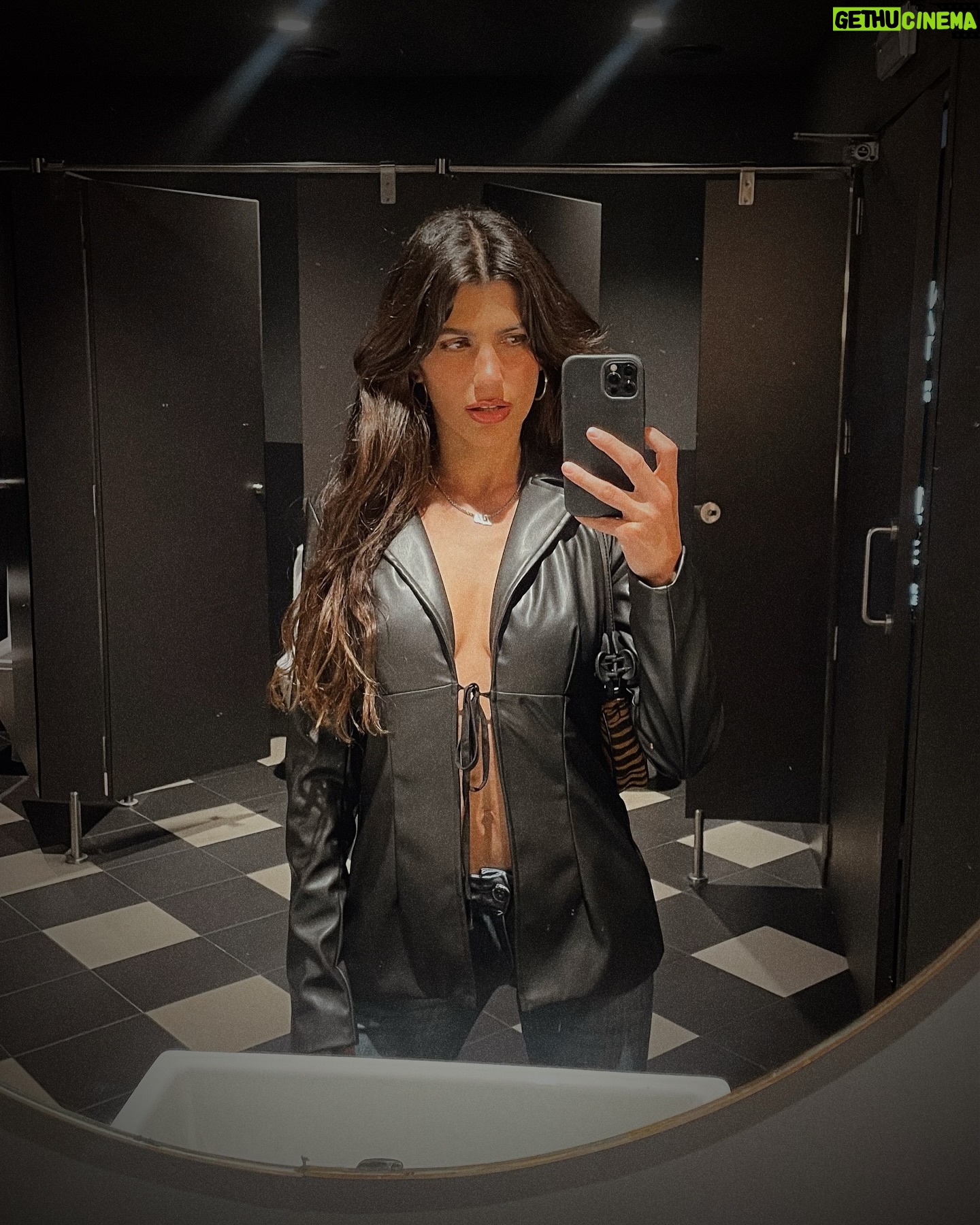 Lis Moreno - 3 Likes - 🖤🦋