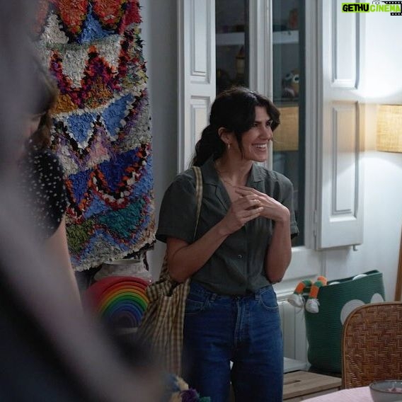 Lis Moreno Instagram - Que decís ROOOO?? 😂 Que bien Que la pasamos rodando esta serie por favorrrr! Todos los episodios de AIXÒ NO ÉS SUÈCIA ya están disponibles en @rtveplay 🔥 Acá les comparto unas imágenes del primer episodio junto a @vergedelamoreneta @nausicaabo @ainaclotet y @marcelborras 🫶🏼 Gracias @kikupinol por las fotos 🥹