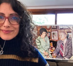 Lisa Edelstein Instagram - “The Conversation” watercolor and charcoal on paper. 36 x 28.5 #watercolors #family #painting