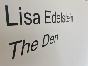 Lisa Edelstein Instagram - Wow, some of my favorite people came to the opening at @anatebgigallery and it was such a beautiful experience. Thank you! The show is up til October 28th xxxxx 
6150 Wilshire Blvd 
Tuesday-Saturday