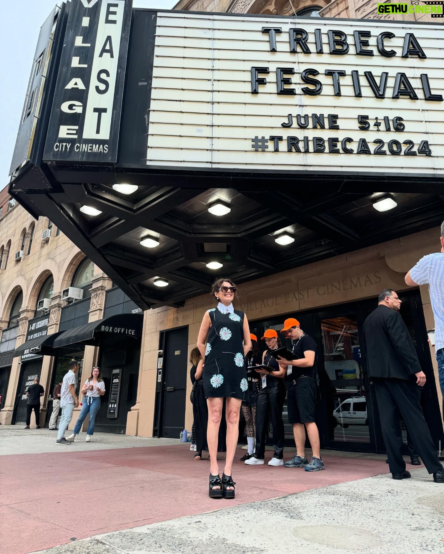Lisa Edelstein - 4.4K Likes - One last batch of pics from the fun that was @tribeca before we head back west! So nice to see family and friends in my old hometown. I ❤️ NY!
Hair and makeup by @lizomakeup (thank you Lizette!)
Dress by @prada
Shoes and bag by @stellamccartney #vegan
and beautiful earrings and bracelet by @martinkatzjewels - wow!
If you look closely you can also see a gorgeous @rachelkatzjewelry ring that the hubby got me for our anniversary (nice work @robertrussellworks ❤️)