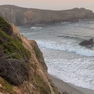 Lisa Edelstein Instagram - WOW. Thank you #searanch for the much needed change of GGGGORGEOUS scenery!!! 📷 @robertrussellworks
