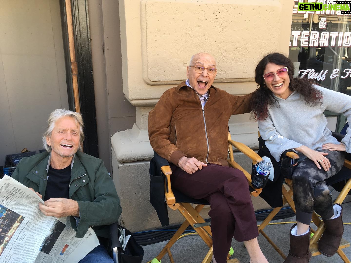 Lisa Edelstein - 3.4K Likes - I feel so fortunate to have worked with the amazing, hilarious, (and hilariously ornery) Alan Arkin #restinpeace Condolences to Suzanne and the whole family 🖤🖤🖤🖤🖤🖤🖤🖤 #thekominskymethod