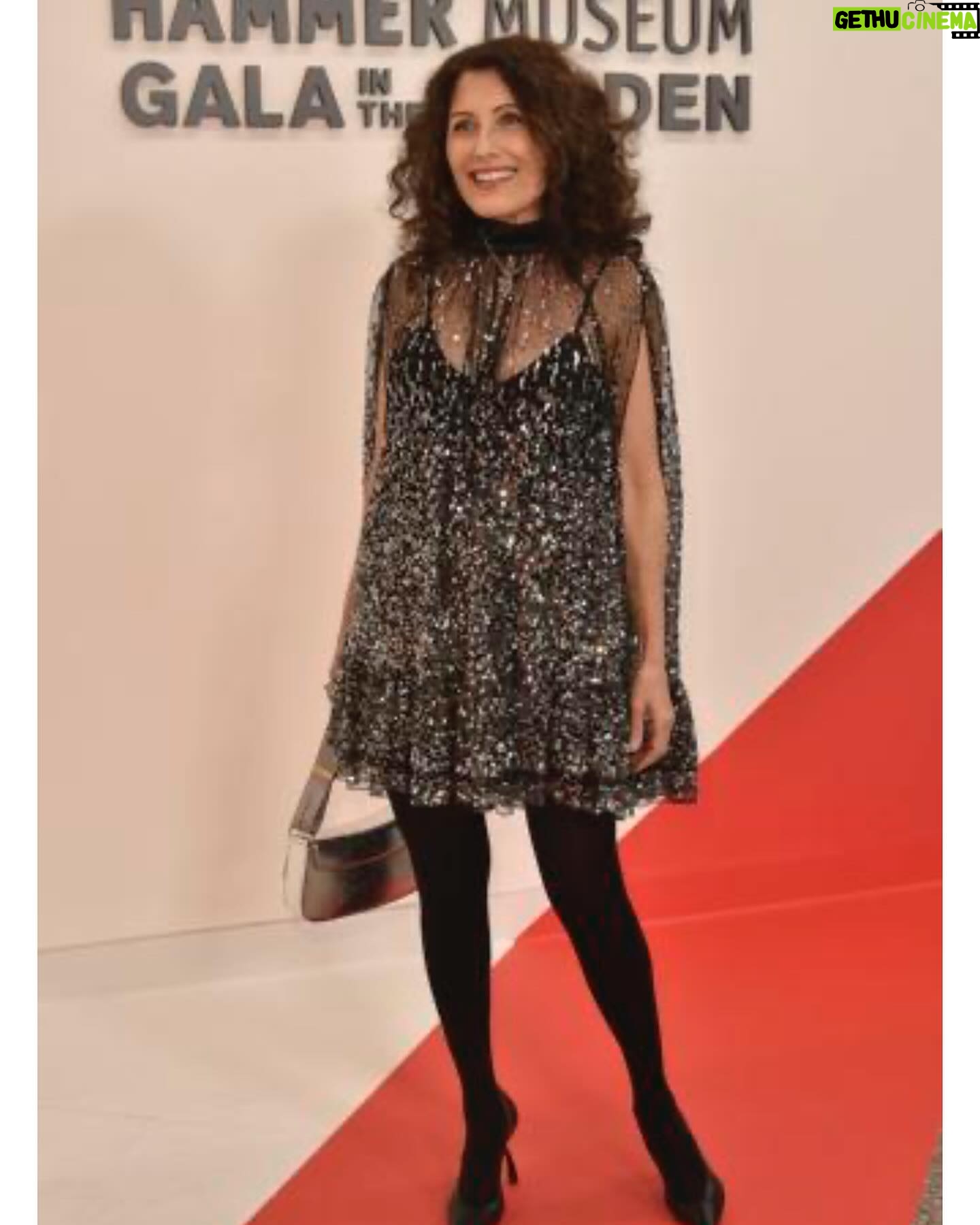 Lisa Edelstein - 3.7K Likes - Thank you @hammer_museum for another beautiful galainthegarden where @robertrussellworks and I grabbed a quick smooch at the very spot we met 13 1/2 years ago! @aliceandolivia @stellamccartney @piferi