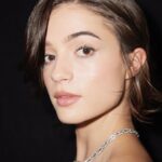 Lisa-Marie Koroll Instagram – Erstes Mal Berlinale! @LisaMarieKoroll hat @voguegermany zu ihrem Getting-ready mit @armanibeauty mitgenommen. Wischen Sie durch die Galerie, um Lisa-Maries Vorbereitungen für den Red Carpet zu entdecken.
#voguegermany #berlinale #berlinale2024
(Fotos: @robinkater für @armanibeauty #makeup)