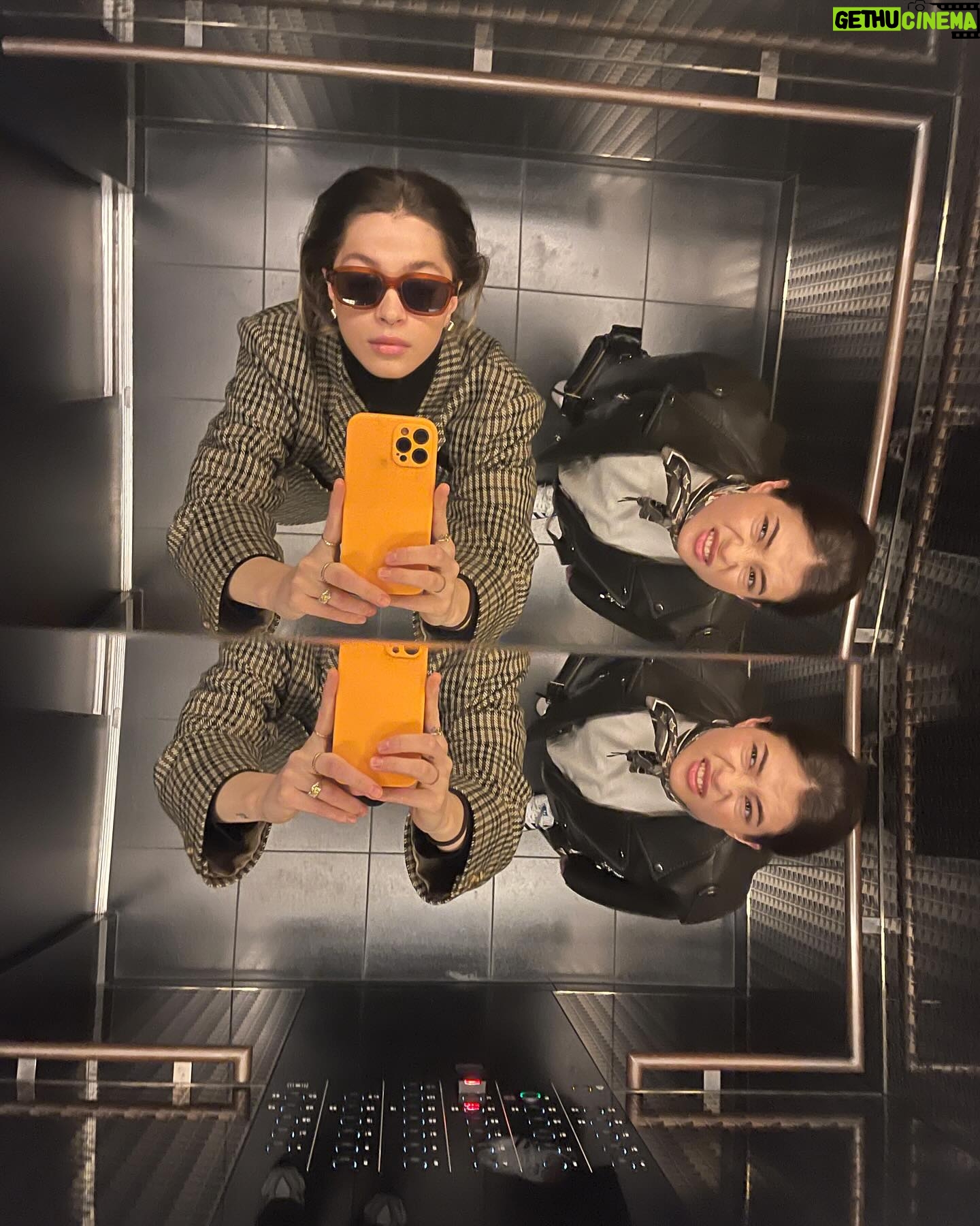 Lisa-Marie Koroll Instagram - Zwei Schwestern, ein Kleiderschrank