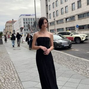 Lisa-Marie Koroll Instagram - Ich liebe die @berlinale genauso sehr wie Matt Damon Berlin liebt.

Styling:
@leenazimmermann 

Jewelry:
@bulgari 

Glam Team:
@philippverheyen @tillzettl
_marianacolmenares
@mariyaavm
@fabianwss

Besonderer Dank an @greta__carl @talentrepublicagency und @sarahlfalk @nextmodelsmilan 🖤