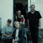 Lisa-Marie Koroll Instagram - Crew love is true love 🖤 Ein paar #behindthescenes Fotos. Danke @leica_camera_deutschland für die scharfe Set-Begleitung 📸 #leicaq2