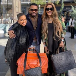 Lisa Nicole Cloud Instagram - It's Feel Good Friday! Do life with people who have similar goals and dreams. We were all on different paths moving in our respective assignments and ministries and then God allowed our paths to cross and connect. @davidimonitie @chanitafoster  Now we are positively impacting lives across the globe in a major way.  #1billionlives

Success Lessons:
1. Focus on helping others have success and your success happens by default. 
2. Be a blessing and you will get blessed in the process.
3. Generous people should always surround yourself with people who are givers and not takers.
4. If you are the most successful person in your circle....get a new circle.
5. Spend time with people who support and nurture your goals and dreams.  People who use words to uplift and not tear down.

Be blessed.

~Lisa Nicole~