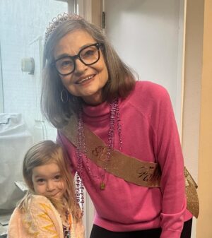 Lisa Whelchel Instagram - Happy birthday, mama. You are the fountainhead of all the love in this family. We all adore you. You are generous, fun, weird (in the best sense of the word!), razor-sharp wit and mind, and overflowing with love for all of us and Jesus. I am the most blessed of all that I get to be your daughter. 💞🌹🎂8️⃣0️⃣ 🥳❣️