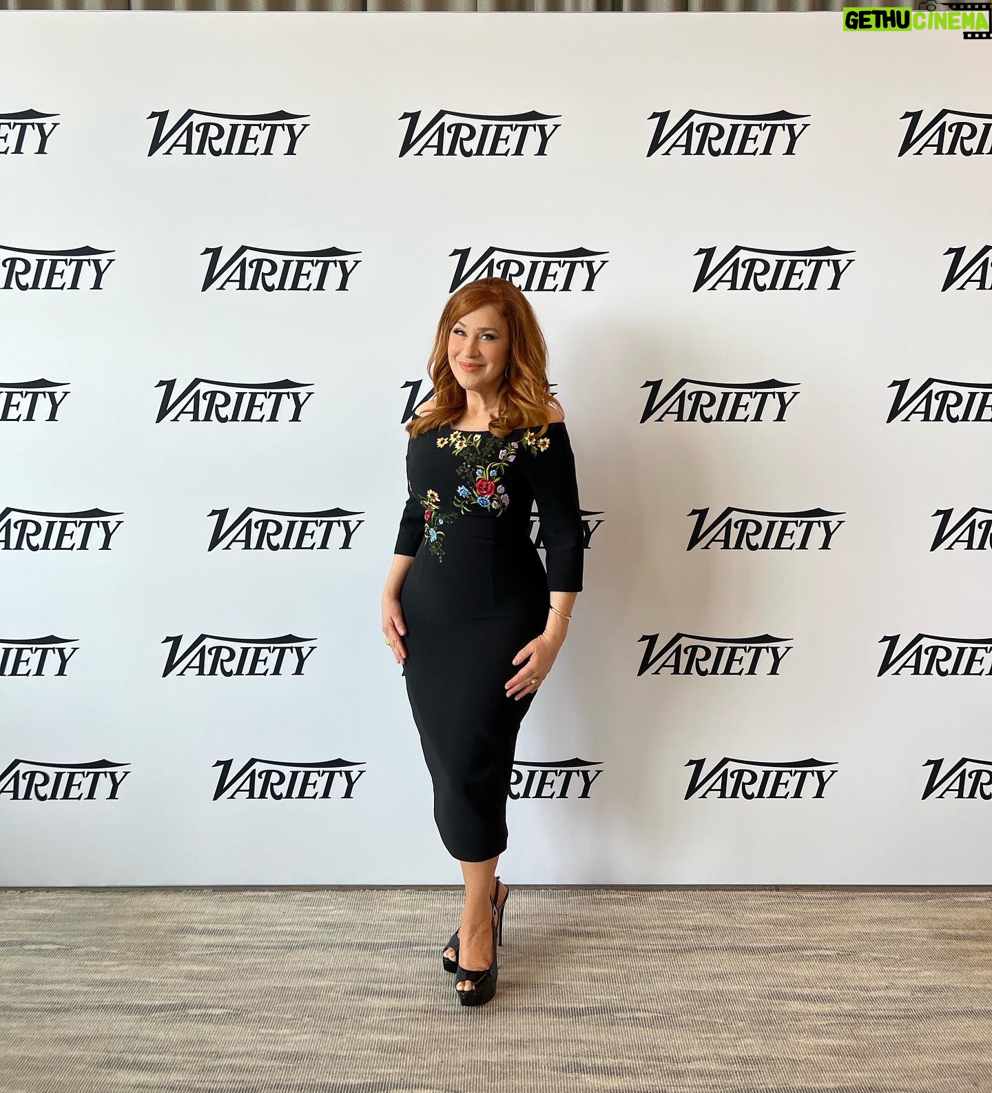 Lisa Ann Walter Instagram - Thank you @variety. Learned so much on this Supporting Actor panel. Loved seeing @dakotafanning after so long - just as smart and beautiful as she was 20 years ago. Thrilled to meet @ricky_martin - what a dear, talented man. @emilylongeretta you did a fabulous job and wore a very pretty dress! . @sachinandbabi dress @rodofirenze bag @deandavidson @grazielagems jewelry Hair @dvohair Makeup @adamchristophermakeup stylist @miss_kellyjohnson