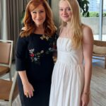 Lisa Ann Walter Instagram - Thank you @variety. Learned so much on this Supporting Actor panel. Loved seeing @dakotafanning after so long - just as smart and beautiful as she was 20 years ago. Thrilled to meet @ricky_martin - what a dear, talented man. @emilylongeretta you did a fabulous job and wore a very pretty dress! . @sachinandbabi dress @rodofirenze bag @deandavidson @grazielagems jewelry Hair @dvohair Makeup @adamchristophermakeup stylist @miss_kellyjohnson