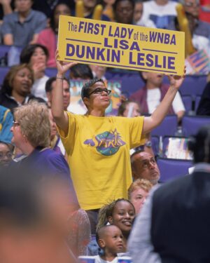 Lisa Leslie Instagram - On this day in 2002, @lisaleslie became the first WNBA player to dunk in a game 👑

She threw down a one-handed breakaway layup with 4:44 remaining in the first half in Los Angeles’ matchup vs. Miami at the STAPLES Center 🙌

Tune in as the @la_sparks host the @nyliberty today at 4pm/ET on @ESPN!