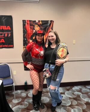 Lisa Marie Varon Instagram - The amazing @reallisamarie Thank you for being kind and letting me hold the belt 💕🥹