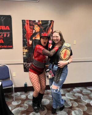Lisa Marie Varon Instagram - The amazing @reallisamarie Thank you for being kind and letting me hold the belt 💕🥹