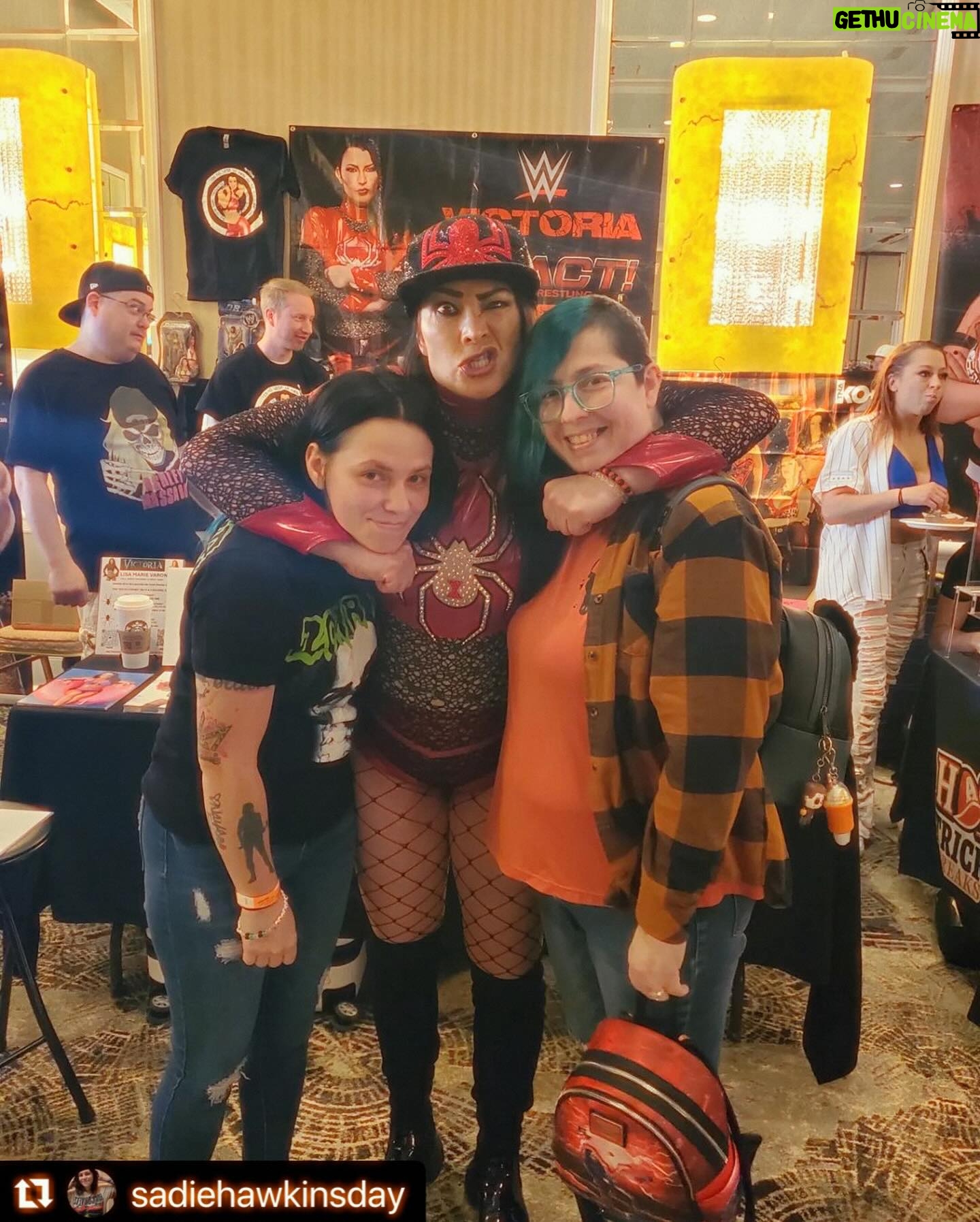 Lisa Marie Varon Instagram - I love you Sadie! #Repost @sadiehawkinsday with @use.repost ・・・ We were so happy to see Lisa again this year! Everytime we see her she’s always fun and she takes the time to chat and catch up with us. She has a heart of gold! I’m telling you if you have the chance to meet her you should. She’s the most down to earth person. Thank you for everything! We appreciate & Love you! #GAW #widowspeakfreak4life #squaredcircleexpo #daymade❤ ️