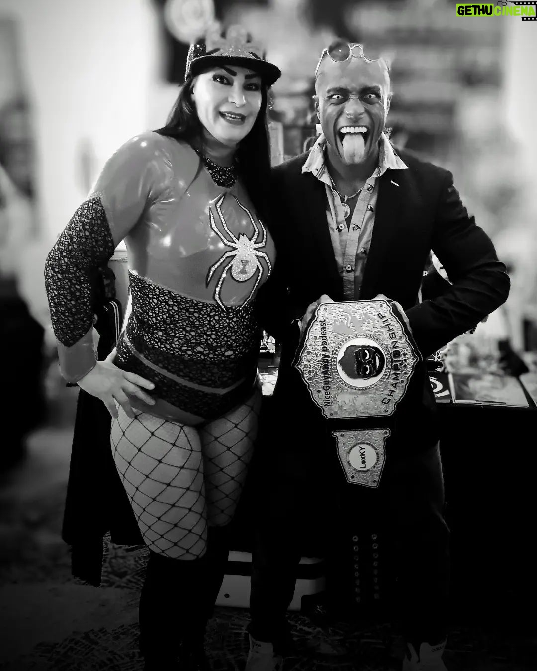 Lisa Marie Varon - 3.7K Likes - ғᴏʀ ᴛʜᴇ ᴄᴜʟᴛᴜʀᴇ 👁️ & 🕷️"I'm happy you did not bring any peasants with you" - @reallisamarie @squaredcircleexpo
@chicagorob420 📷
#wwe #wwerecruit #wwelegend #wwevictoria #independentartist #iconlee #manifestation #goalchase #consistency #collaboration #darkart #nogames #noexcuses #myrise #iconweek #maniaweek #2024
