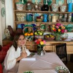 Lisa Wilkinson Instagram - A very quick visit to Los Angeles for work (which includes what I know you’ll find a very surprising interview with @parishilton that you’ll see this Sunday on the Sunday Project), and in the process I’ve had a small bucket list moment ticked off - lunch at the iconic Ivy restaurant. I first walked past this place on Robertson Boulevard back in the 80s, never daring to look in…but also never imagining just how darn pretty it is inside. Swipe left for some of the most gorgeous garden roses you’ll ever see. Didn’t want to leave! And yes, it was worth the 35 year wait…😋🌺 #losangeles #ivy #roses #rosesofinstagram