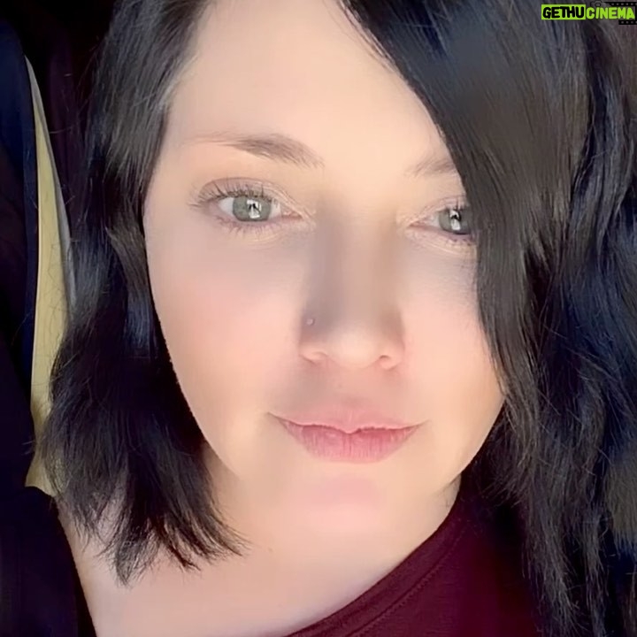Lisette Morelos - 4.5K Likes - Buenas noches! Good night!