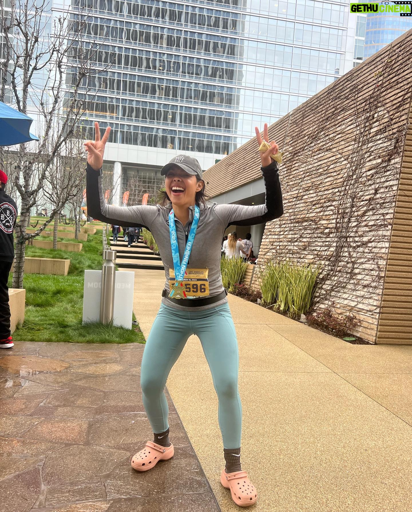 Lisseth Chavez Instagram - I. cannot. move. —- but I freaking did it!!!!!! I ran a freaking MARATHON 26.2 miles under my belt🤓🎖️ thank you @lamarathon volunteers for blessing us with energy, water & snacks. What an incredible experience🙏🏽🥹 Also, thank you brother for pushing meeeee through the whole timeee🥹🫶🏽 I love youuuuuuuuu💪🏽❤️