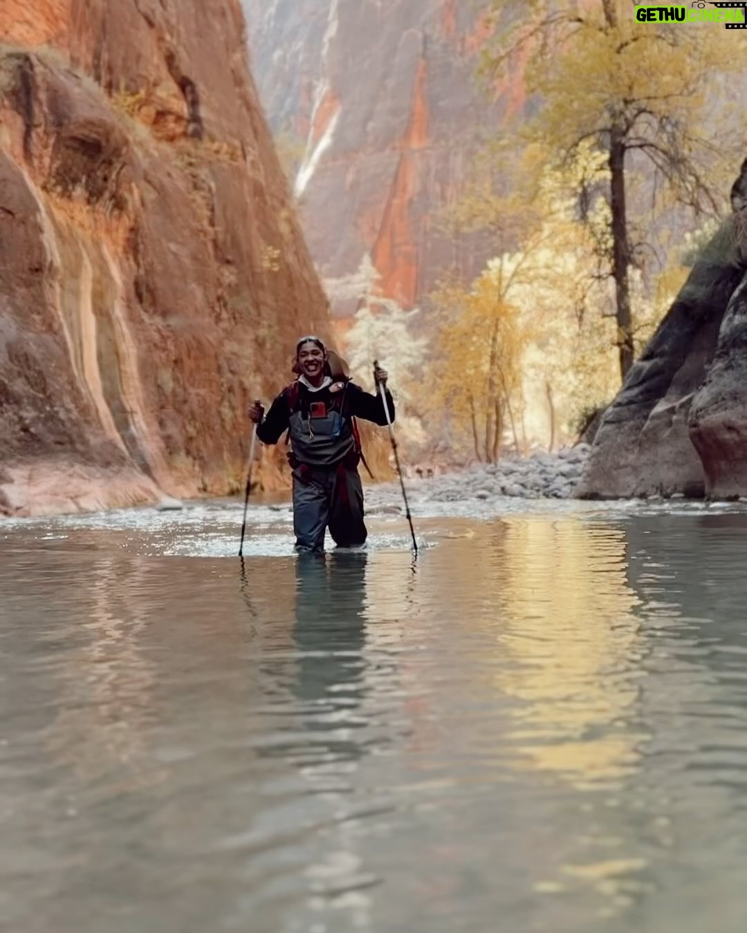 Lisseth Chavez Instagram - Donβt let this smile fool you, I nearly froze to death π
π #Narrows #zionnationalpark