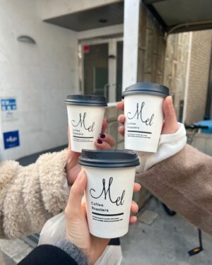 Liu Yase Instagram - 喜歡咖啡，喜歡清醒。