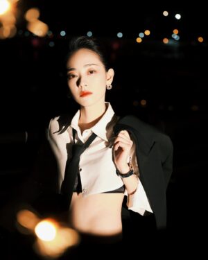 Liu Yase Instagram - ✨星光不問趕路人，歲月不負有心人。
