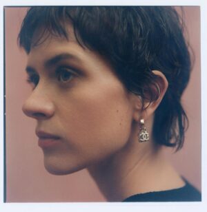 Liv Lisa Fries Instagram - @voguegermany 📸 @virgile.guinard merci @chanelofficial @madeleine_ablc Styling @kamilla_richter Hair and make up @ischrak_nitschke 🤍🌸Happy Sunday🤍🌸