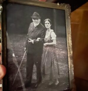 Liv Lisa Fries Instagram - It was the most incredible honor to work with you @anthonyhopkins 🙏❤️‍🔥 and @jodiannebalfour  and Matthew Goode. THANKS A MILLION to the director Matt Brown and all the producers, especially @megthomson11 for this insane experience to portrait Anna Freud. Looking forward to 22nd of December FREUD‘S LAST SESSION IN US CINEMAS 💫