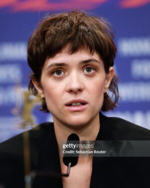 Liv Lisa Fries Instagram - @berlinale Pressekonferenz FROM HILDE,WITH LOVE directed by Andreas Dresen hair make up and haircut: @claudia_rotoli Styling @kamilla_richter dress @tods