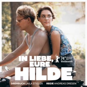 Liv Lisa Fries Instagram - 🎬IN LIEBE, EURE HILDE: Der neue Film von Laila Stieler (Drehbuch) und Andreas Dresen (Regie) feiert seine Weltpremiere im Wettbewerb der 74. @berlinale 🎬

Berlin 1942. Hilde ist verliebt. In Hans. In ihrer Leidenschaft vergessen die beiden oft Krieg und Gefahr. Dann sind sie nur zwei junge Menschen am Beginn ihres Lebens. Hilde bewundert den Mut ihres Liebsten. Er bewegt sich in Widerstandskreisen. Sie selbst ist eher ängstlich, beteiligt sich aber immer beherzter an den Aktionen einer Gruppe, die man später die „Rote Kapelle“ nennen wird. Es ist der schönste Sommer ihres Lebens. Als er sich neigt, werden alle verhaftet. Und Hilde ist im achten Monat schwanger. Im Gefängnis bringt sie ihren Sohn zur Welt und entwickelt eine Kraft, die ihr niemand zugetraut hätte.

🎞️✍️IN LIEBE, EURE HILDE ist die achte gemeinsame Arbeit von Regisseur Andreas Dresen und Drehbuchautorin Laila Stieler. Der Film basiert auf der wahren Geschichte von Hilde und Hans Coppi, die in Berlin-Plötzensee hingerichtet wurden. Insgesamt wurden zwischen 1942 und 1943 mehr als 50 Mitglieder der „Roten Kapelle“ ermordet. 

❤️ Der Film erzählt eine nahezu zeitlose, wuchtige Liebesgeschichte über Anstand und Widerstand, Intuition und zivile Courage, Würde und Angst.

Das Drama berührt durch die kompromisslose Nähe zu seiner weiblichen Hauptfigur – radikal und ohne Pathos spielt @livlisa.fries Hilde Coppi als starke, stille Heldin. An ihrer Seite ist @johanneshegemann  als Hans Coppi zu sehen. Dem weiteren Ensemble gehören unter anderen Alexander Scheer, @official_lisawagner_, @_florianlukas, @fritzihaberlandtofficial, @emmabading_official, @sina_martens, @lisahrdina, @lena_urzendowsky und @hansbauherr an.

🎬 IN LIEBE, EURE HILDE ist eine Produktion der @pandorafilmproduktion in Koproduktion mit dem @rbb, „Kinoinitiative Leuchtstoff“ und @arte.tv, in Zusammenarbeit mit ZIEGLER FILM GmbH & Co.KG und Iskremas. 

Gefördert mit Mitteln des Deutschen Filmförderfonds, der Beauftragten der Bundesregierung für Kultur und Medien, des @medienboard, der @filmedienrw und der Filmförderungsanstalt. 

Weltvertrieb: @betacinemaofficial 

#inliebeeurehilde #film #berlinale #andreasdresen @peterhartwigfoto