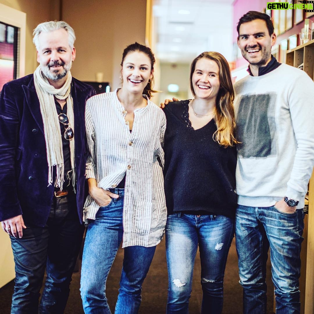 Live Nelvik - 3K Likes - God morgen, fine! Sovet godt? Hilsen Ari, Jenny, Live og Henrik. #lørdagsrådet kl 09, @nrkp3