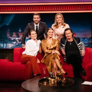 Live Nelvik Instagram - Snakker litt om børsfall og utenrikspolitikk på @senkveldtv2 med @jennyskavlan. Sees i kveld!