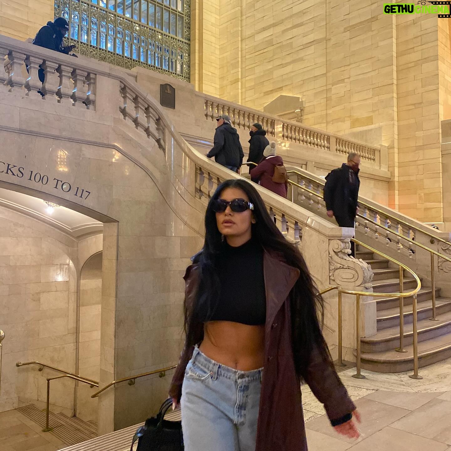 Liyah Dia Instagram - 1. Call me the hood Serena 2. I know Halloween been ova but here ya go 3. Itโs just something bout that first ep that was so perfect 4. Been having theses pix on my phone for at least a y 5. I just master that fake look away that Queen S blessed us with ๐ 6. Spotted 7. Missing my city ๐๏ธ 8. I guess itโs that time again.. to binge watch that 1st season again 9. I had to run it back CW call me ๐ 10. One moe