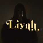 Liyah Dia Instagram - LA FIÈVRE VIDÉO OUT YOUTUBE NOW ———— Merci à ma team: Réalisateur @quentin.legallo Ass. Réal’ @chloecounut Direction artistique @tatiana_dumabin Scénario : Liyah, Quentin Production par @overworldagency Directeur de production @jonzy_ow Suivi de production @jimmy_ow Chargée de production @sibylle03 Ass. Production @sandra_pearce_ Set designer @jimmecloo Agence @bigtime.studio Ass. Déco @sandra_pearce_ Studio @studio_wildbee Équipe image 🎥 Chef opérateur @louisb_dp Chef électro Frédéric Rouanet Assistant caméra @loisydo Steadycamer @adam_gulbol_ Équipe HMC 🕹 Styliste @fanelie_patras Ass. Stylistes @laurapian & @mariemxs Maquilleuse @rika_bitton Coiffeuse @anitabujoli Ongles @soaddict_nails Cast 💾 Casting par l’agence @models_lane Directeur de casting @mfashionisto Présentateur TV @gablechibani Rôle principal masculin @antoinemusy Batteur CB Bassiste @virgileelana Synthé @brise_lame Bravo à la talentueuse chorégraphe @neverlyparis Danseuses @yasminehbb et @ines_pnt Équipe post-production 🎞 Directrice de post-production @chrystool Montage @lapopedad Étalonnage alex_pzt_colorist Motion design @lucaslatil Merci au traiteur @nanoudelice_
