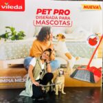 Liz Gallardo Instagram - Estuvimos muyfelices porque nos invitaron al lanzamiento de los nuevos productos para la limpieza de la casa de la súper marca @vileda.mx com los que podremos dejar nuestros hogares libres de molestos pelitos y así disfrutar la compañía de nuestros hermosos peludos ! Tienen que conocerlos porque tienen de todo y con la tecnología más moderna en escobas y trapeadores! Me encantaron!!!!! #viledapetpro #limpiezadelhogar #losanimalistasmexico